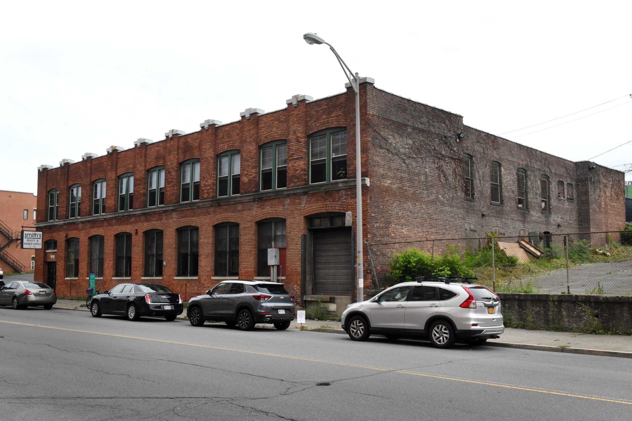 Utica grocery's entry into Capital Region market aims at Troy