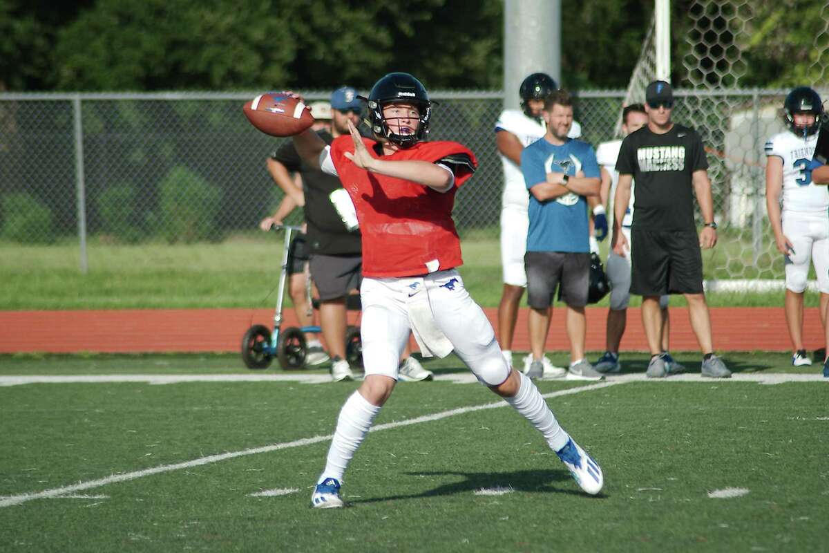 Football Friendswood gearing up for Summer Creek tonight