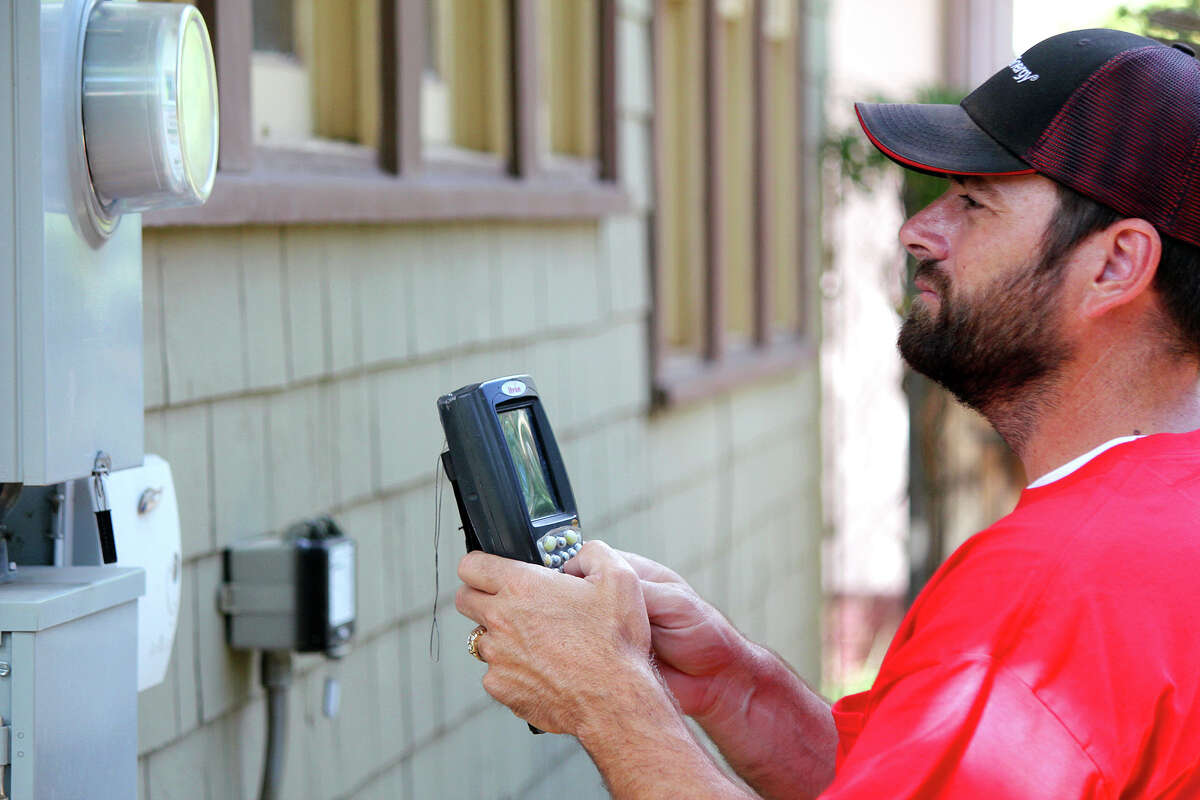 Xcel Energy seeking meter readers