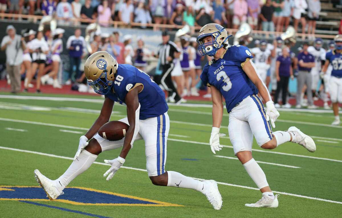 Alamo Heights opens renovated stadium with dramatic rally to beat