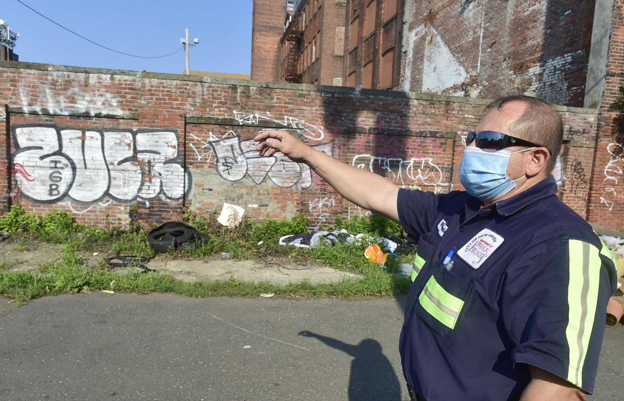 New Haven public works crews battle illegal dumping - over and over again - Vimarsana News