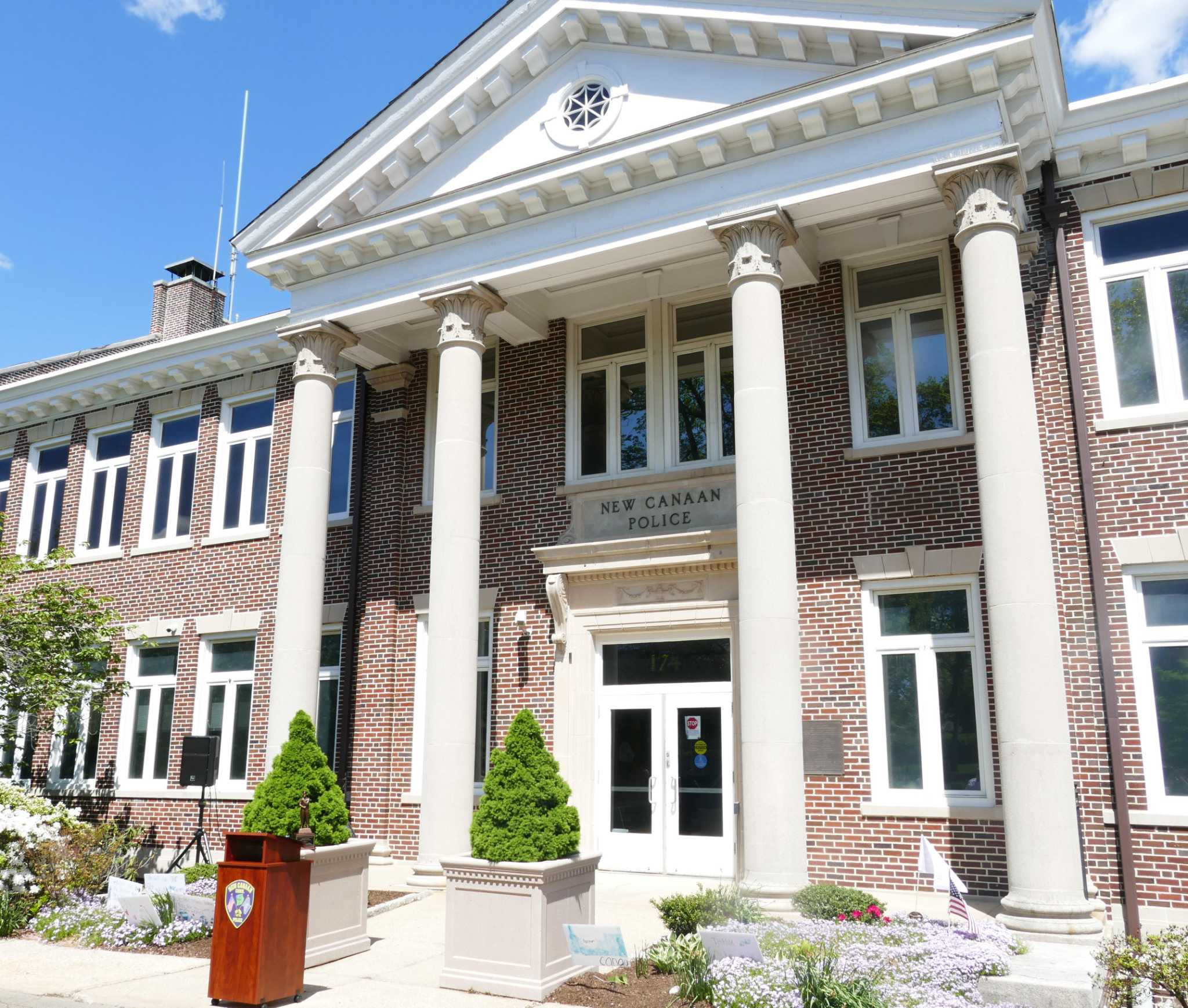 Police: More cars stolen outside New Canaan homes - Vimarsana News