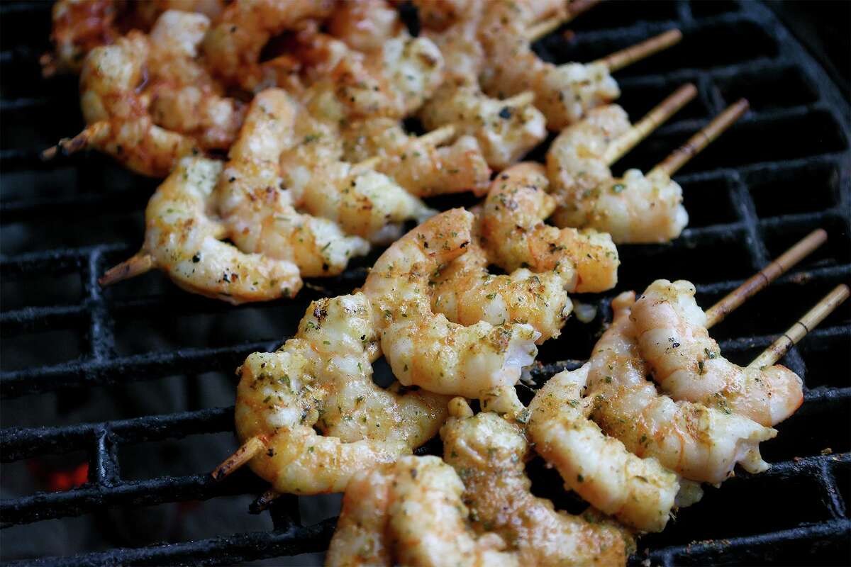 The prawns are on a double skewer to facilitate their turning.