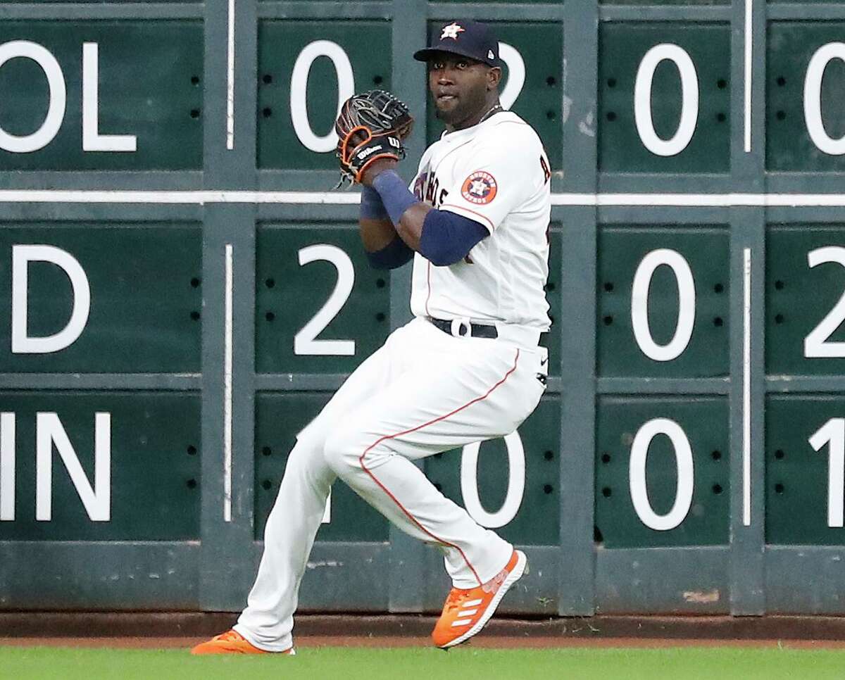 Yordan Alvarez plays left field for first time in 2021