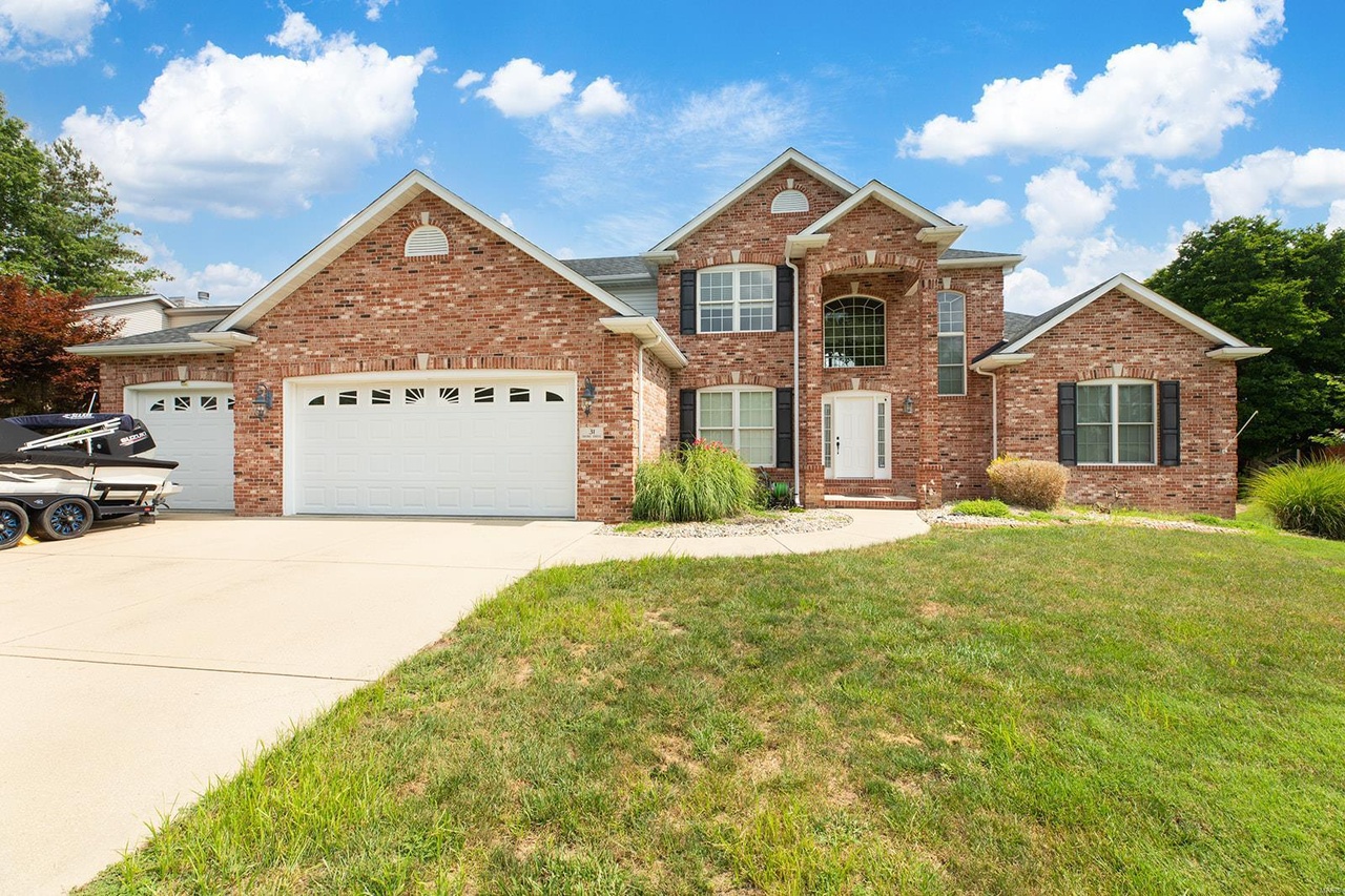 Check out this 500,000 house in Holiday Shores