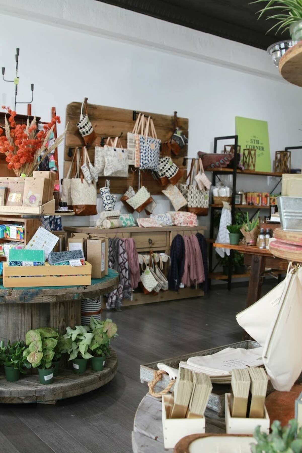 Delmar duo opening gift shop at Four Corners