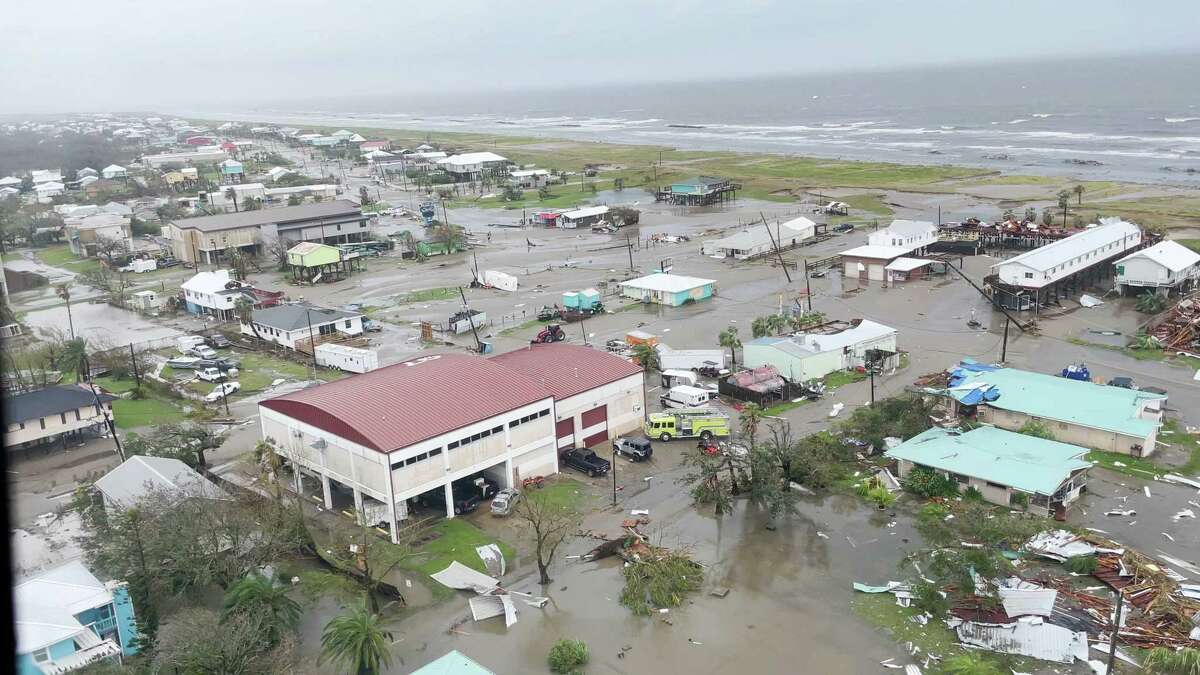 Officials say Grand Isle, Louisiana, is 'uninhabitable,' 100 of structures damaged after Ida