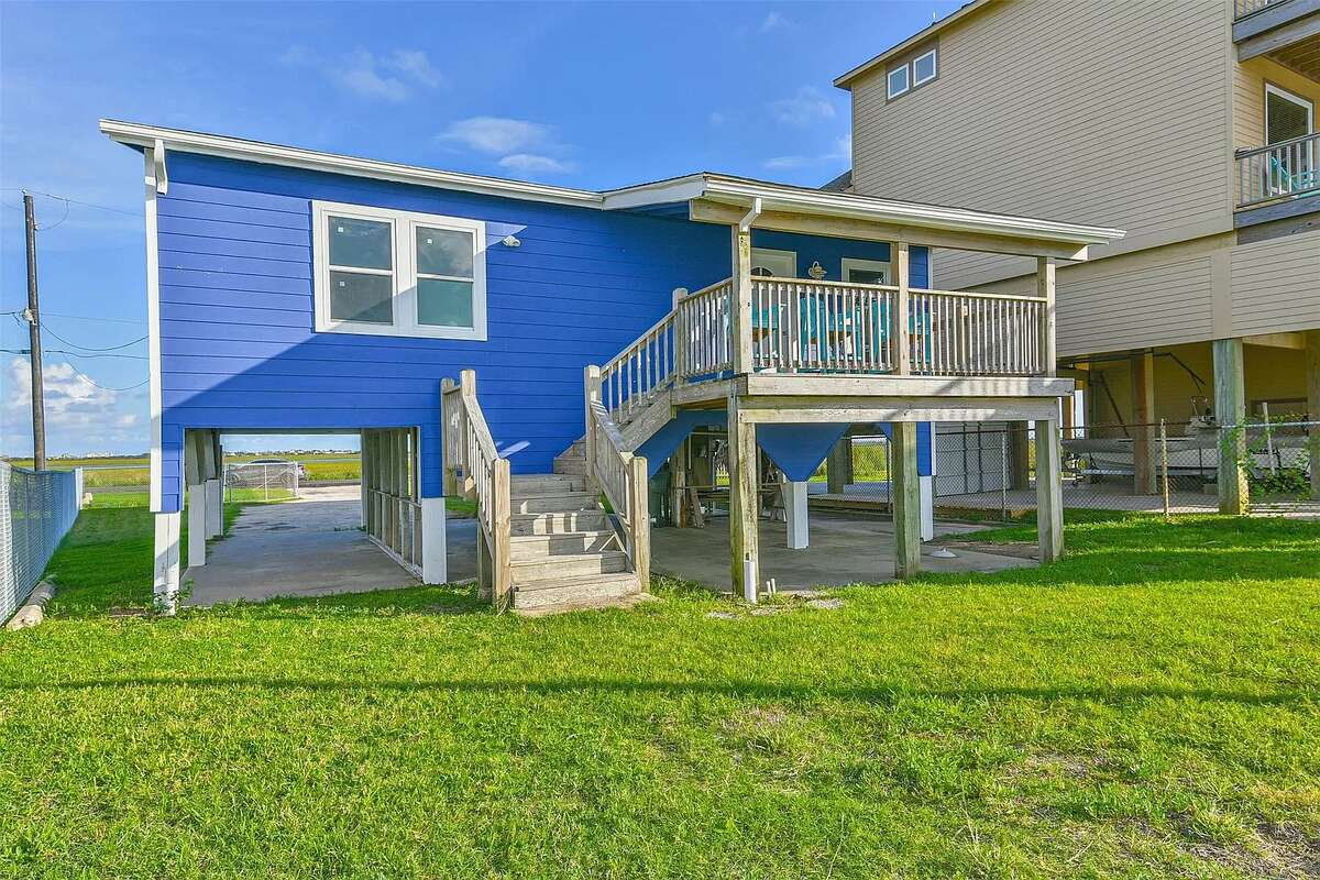 Guess the rent of this furnished Galveston beach house with a dock