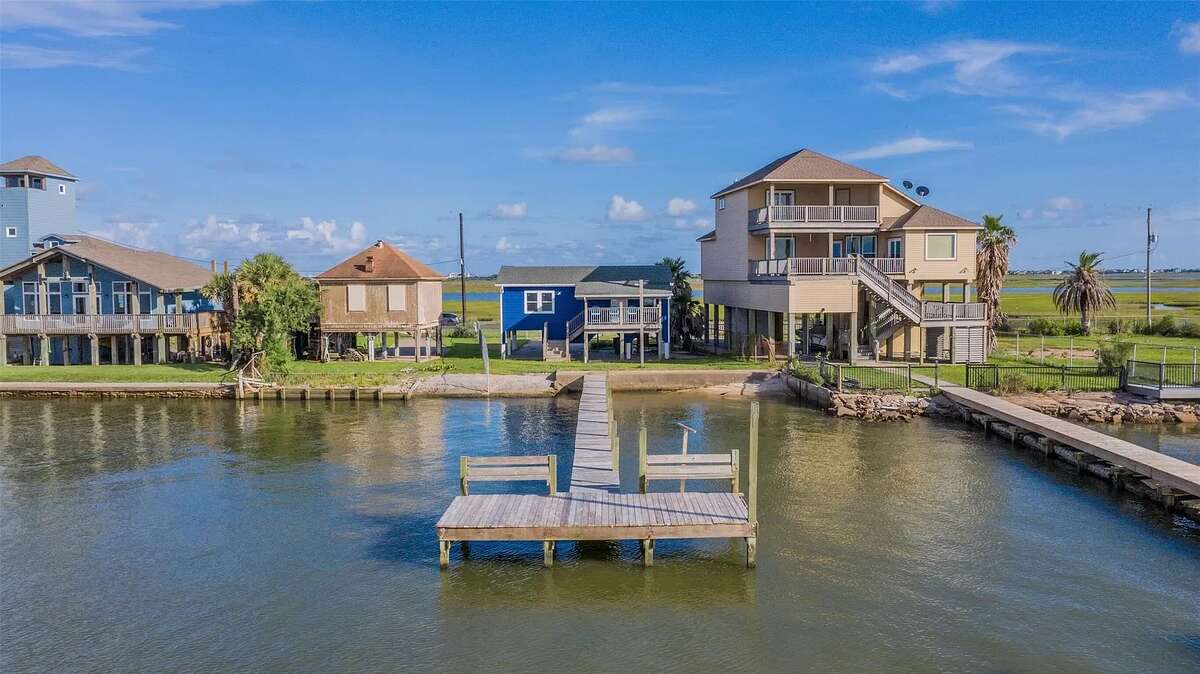 Guess The Rent Of This Furnished Galveston Beach House With A Dock   1200x0 