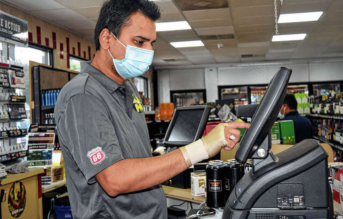 South Jacksonville gets new gas station