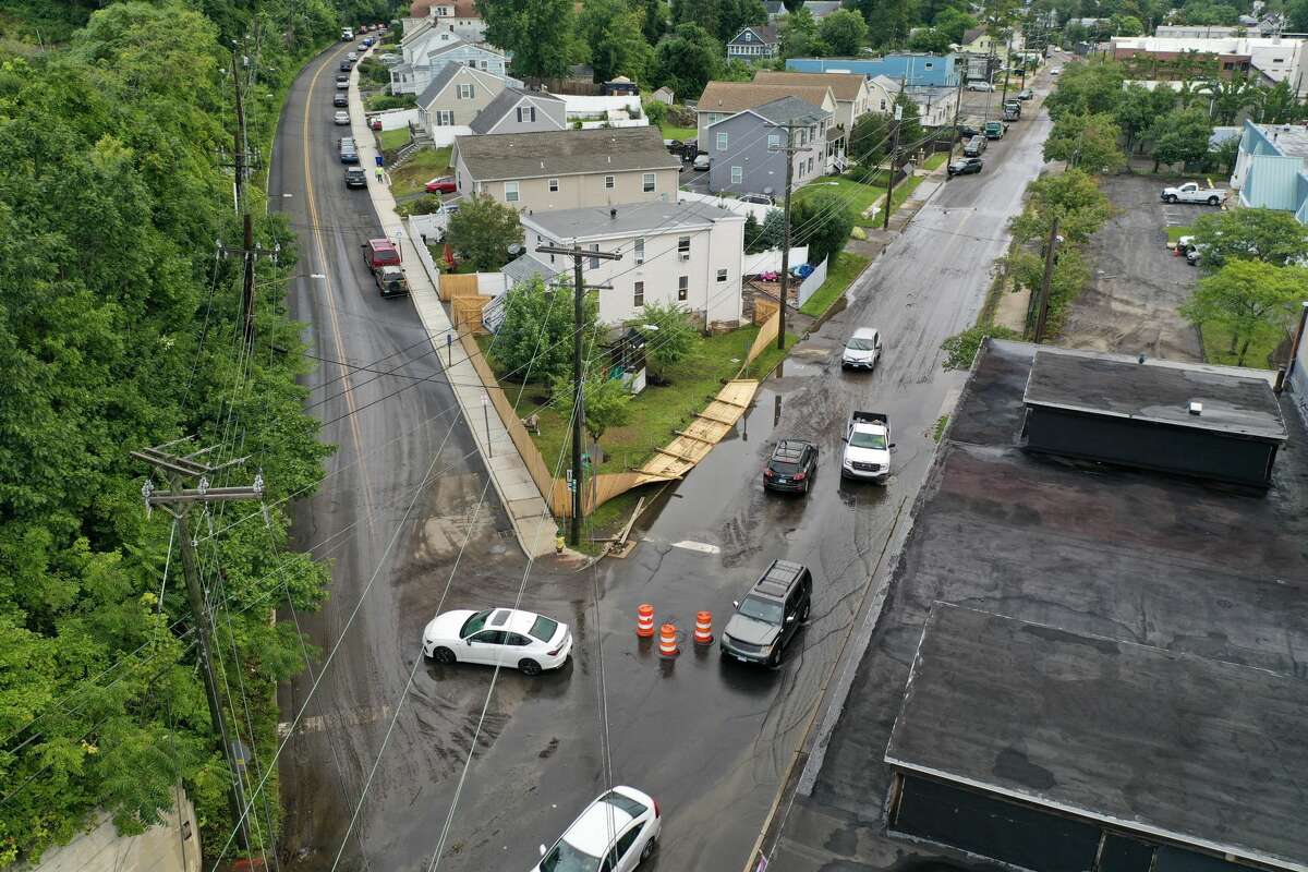 More than 800 without power in CT one day after Ida