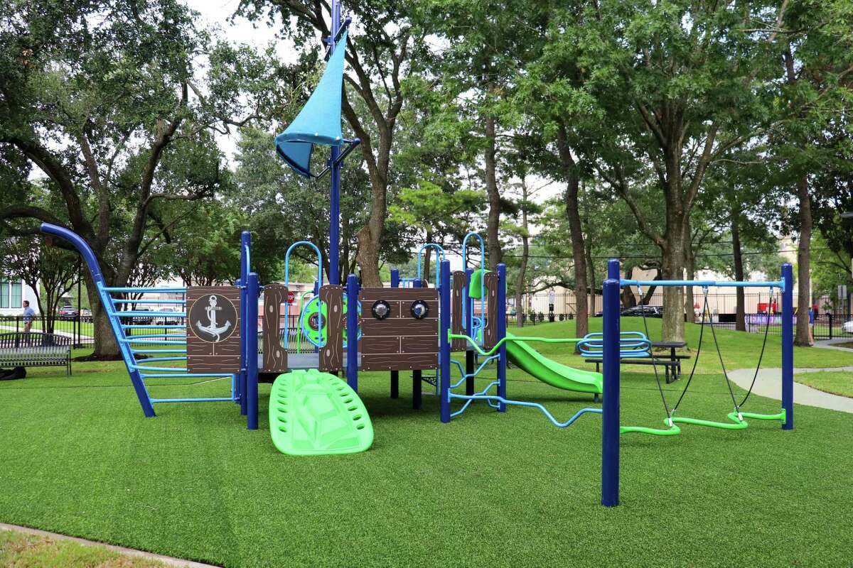 The West University Place Parks and Recreation Department hosted a ribbon cutting celebration on Thursday, August 26 to unveil the new improvements made at Huffington Park, 6204 College.