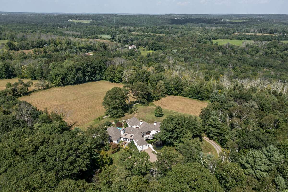 Former Litchfield dairy farm listed for $2.35 million