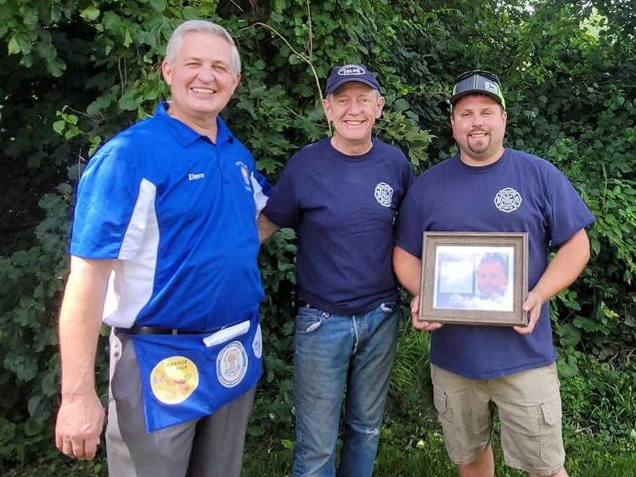 Riverton Grange presents community awards