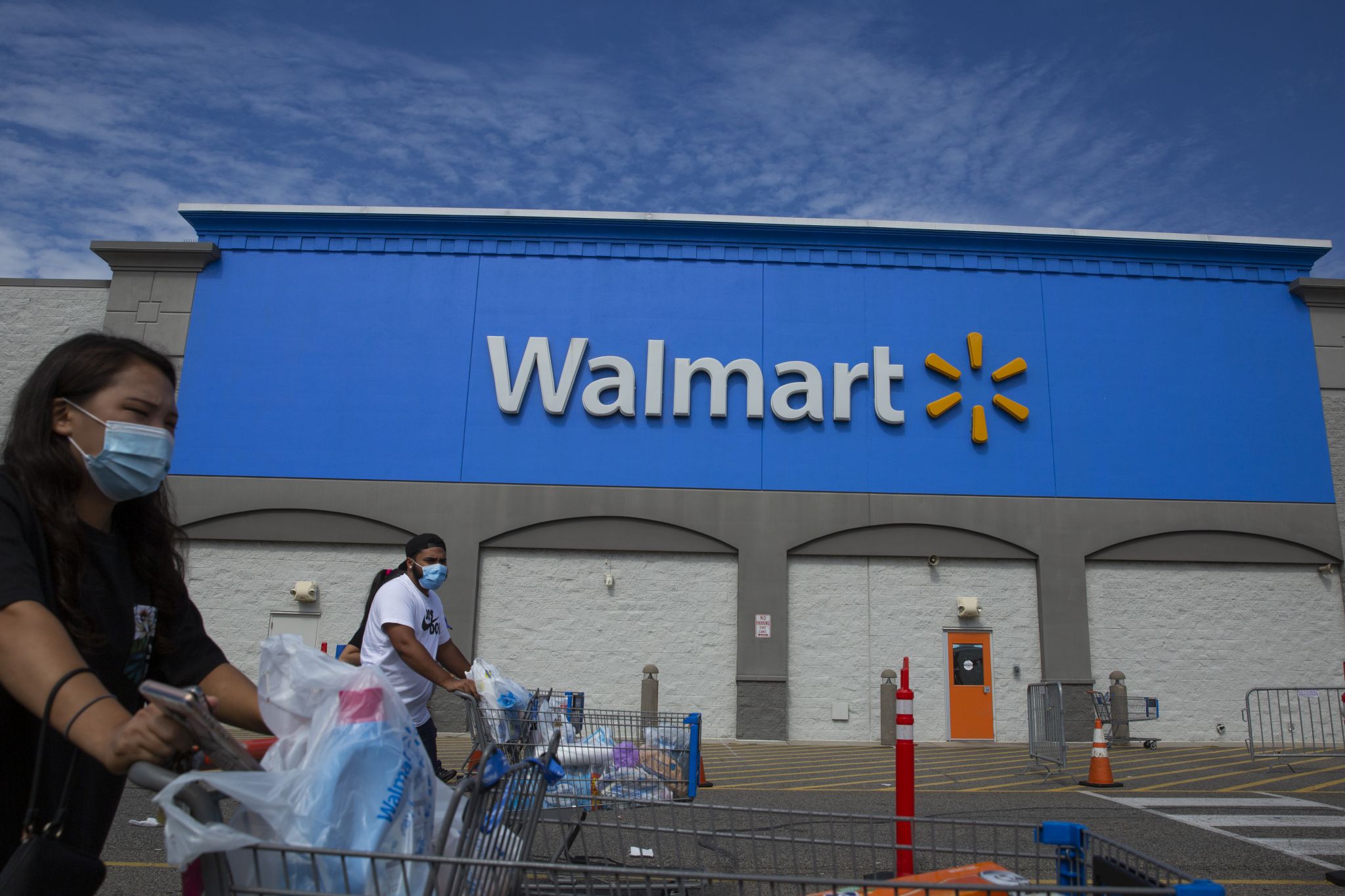 Walmart Pay Hike Brings Average Hourly Wage To 16 40