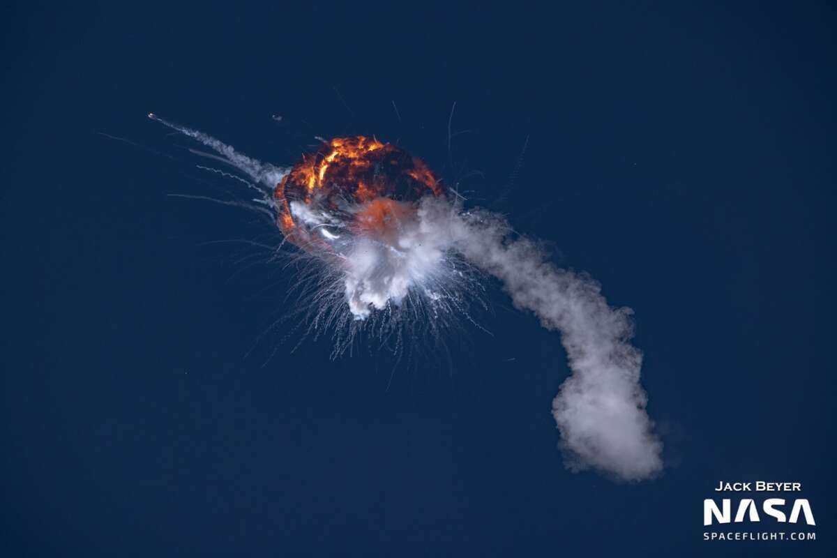 Texas rocket company sees explosion on first test flight