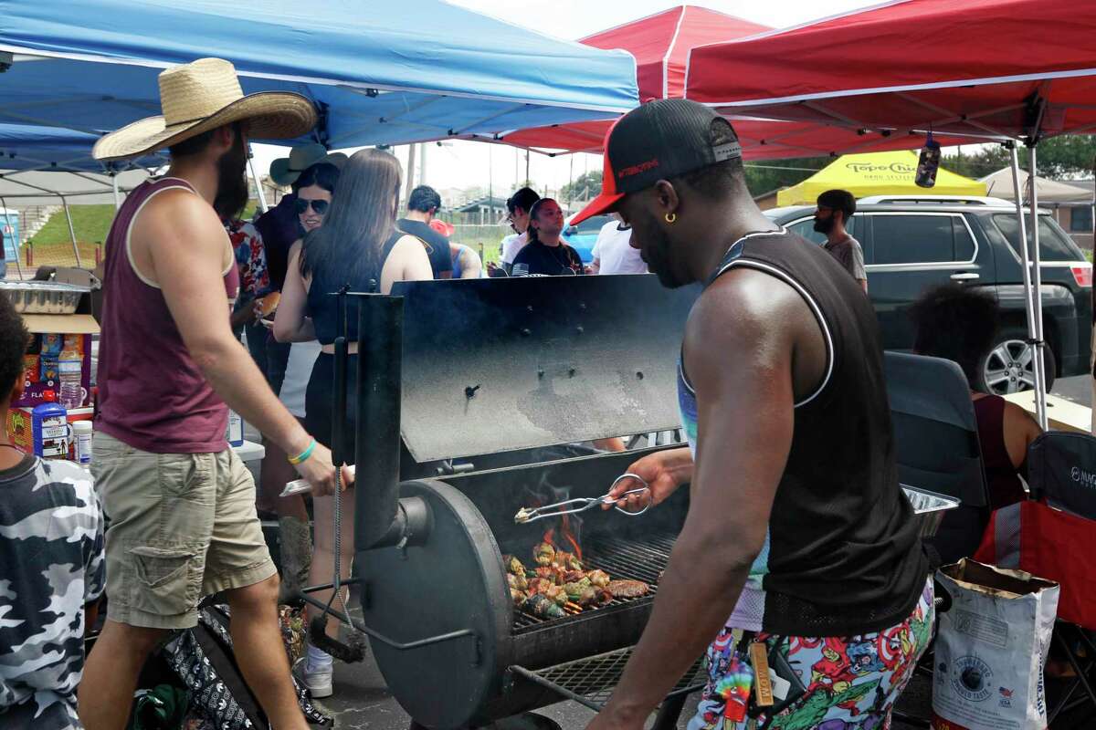 Texas State tailgating, punted in 2020, returns despite COVID surge