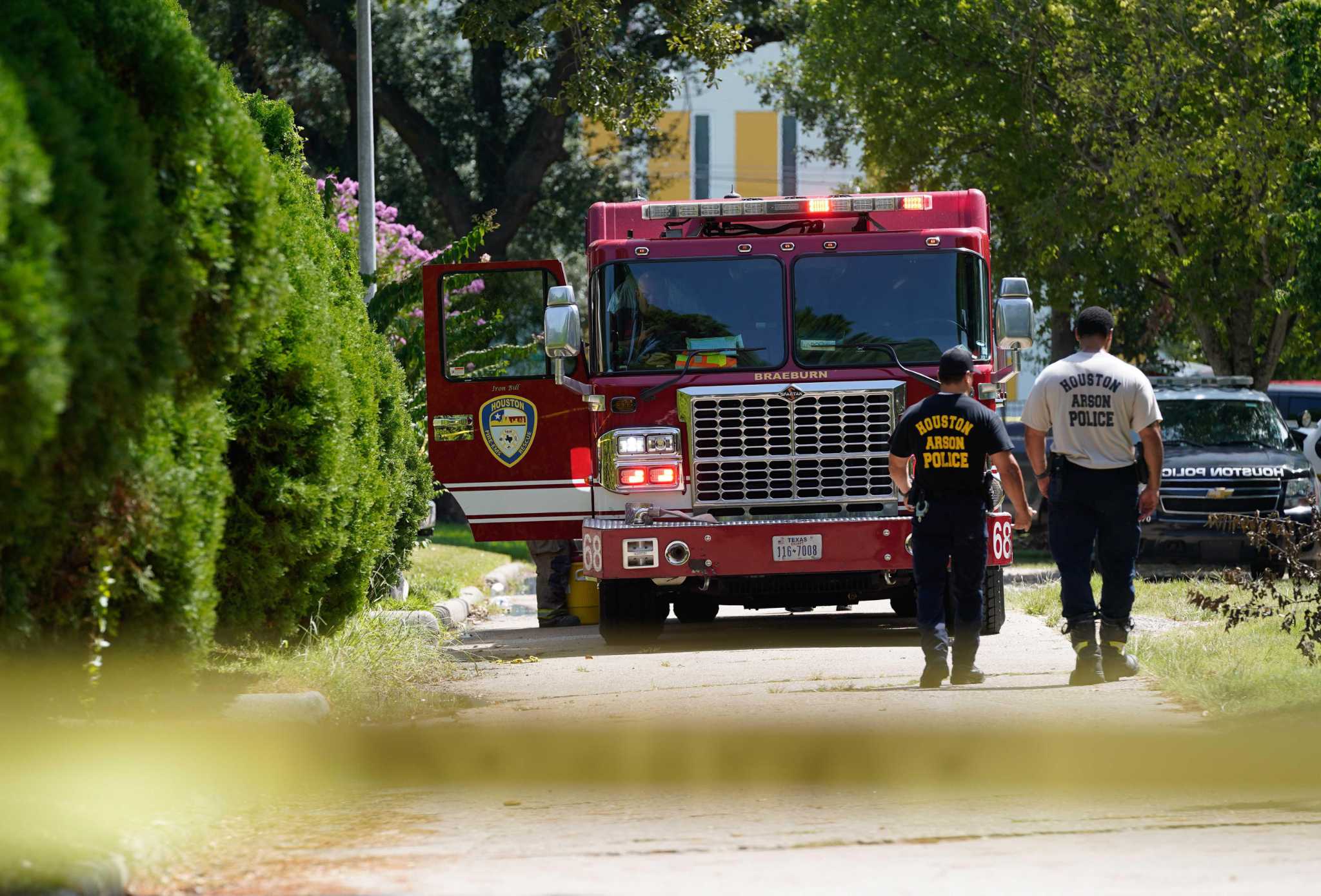 Police: 4 Bodies With Gunshot Wounds Found In SW Houston House Fire