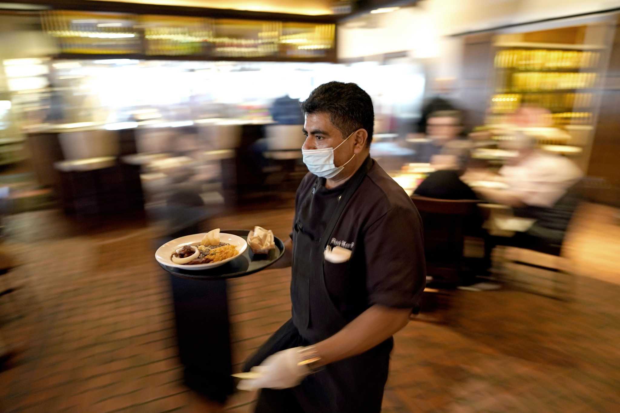 California Restaurant Workers Aren t Equipped To Play Vaccine Police