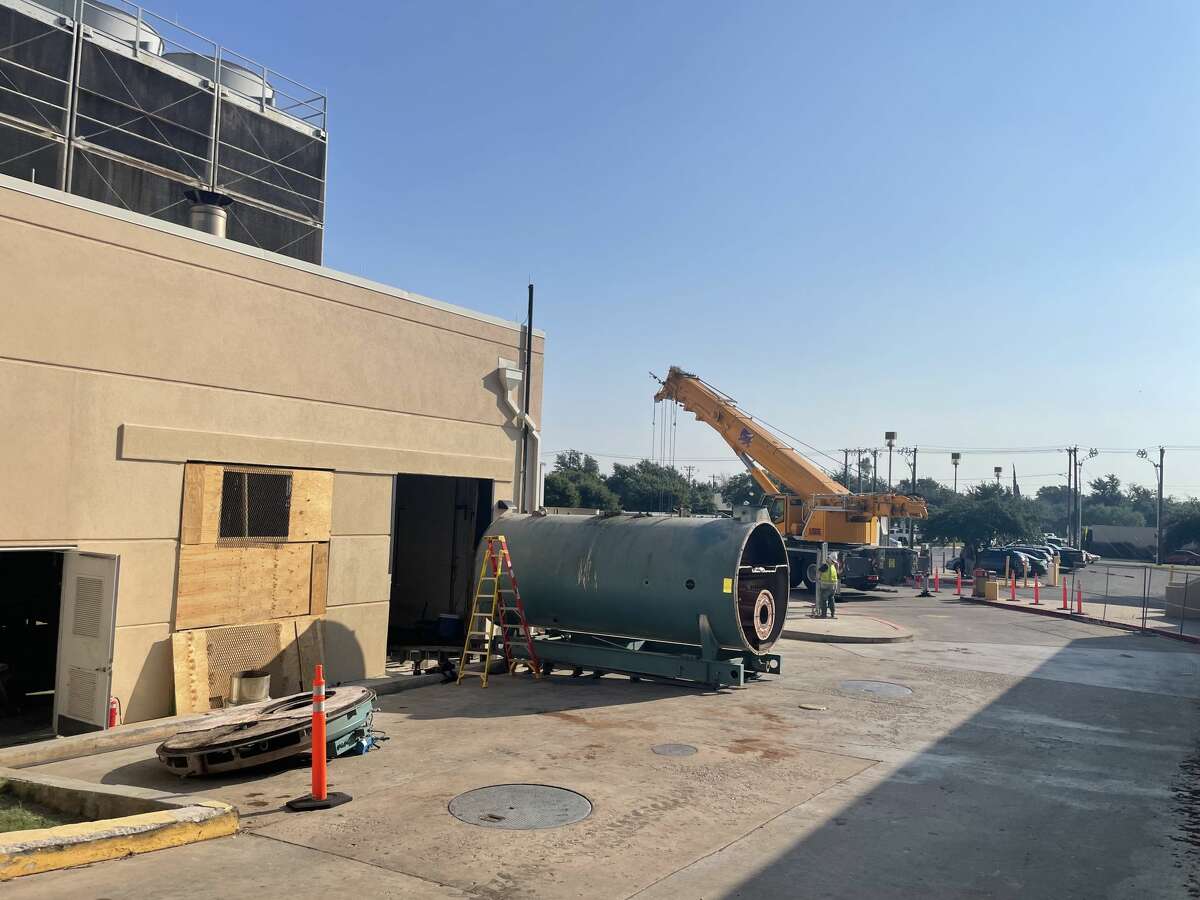 Engineering work, including upgrading and optimizing our steam / chiller infrastructure and integrating a heat pump chiller, will allow managers to effectively control and maintain temperatures and humidity. comfortable throughout the facility.
