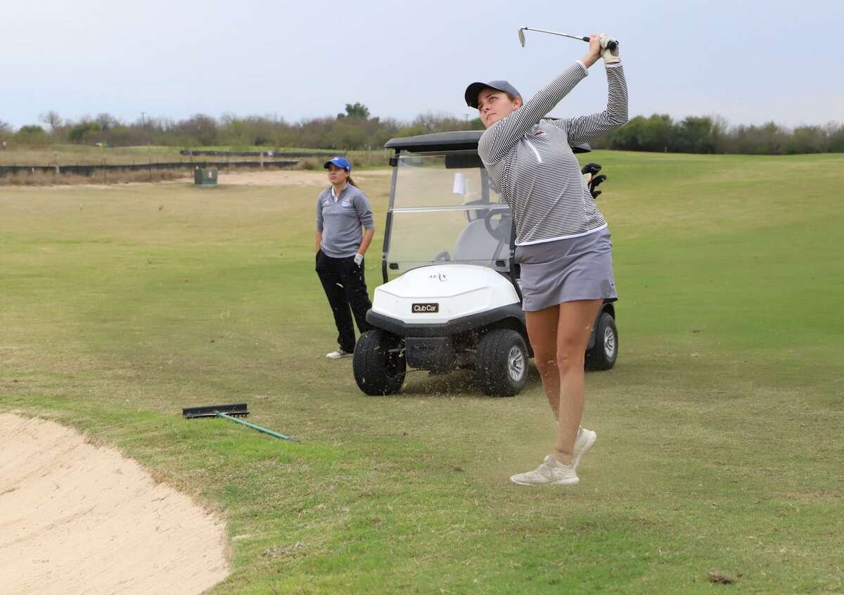 Yuliana Yapur placed sixth individually to help TAMIU claim second place Tuesday at the DBU Women’s Invitational.