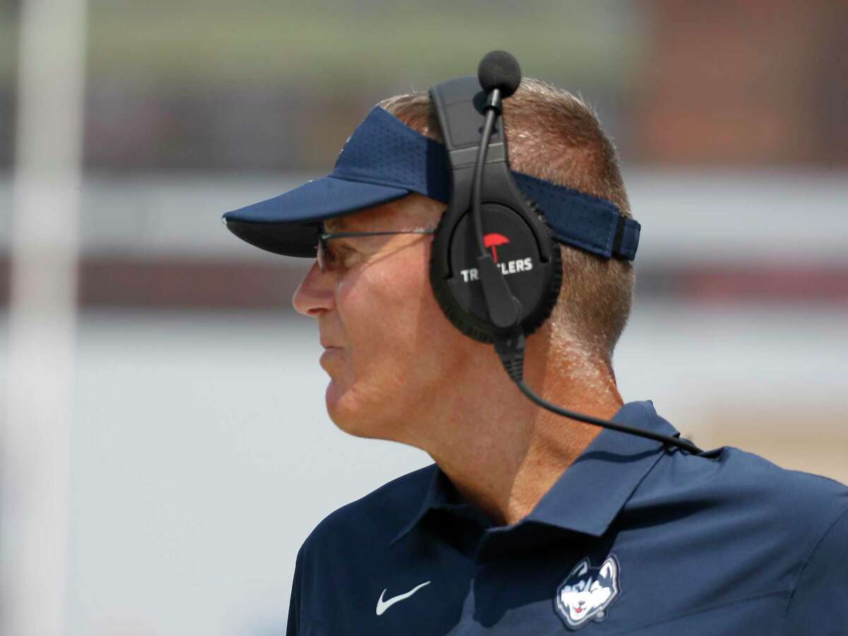 Ex-Connecticut coach Randy Edsall coaching against Fresno State on Aug. 28.