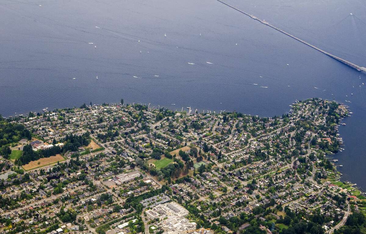 An aerial view of Laurelhurst, an upper class residential neighborhood in Seattle. Lake Washington sits on the left and Union Bay on the right. 