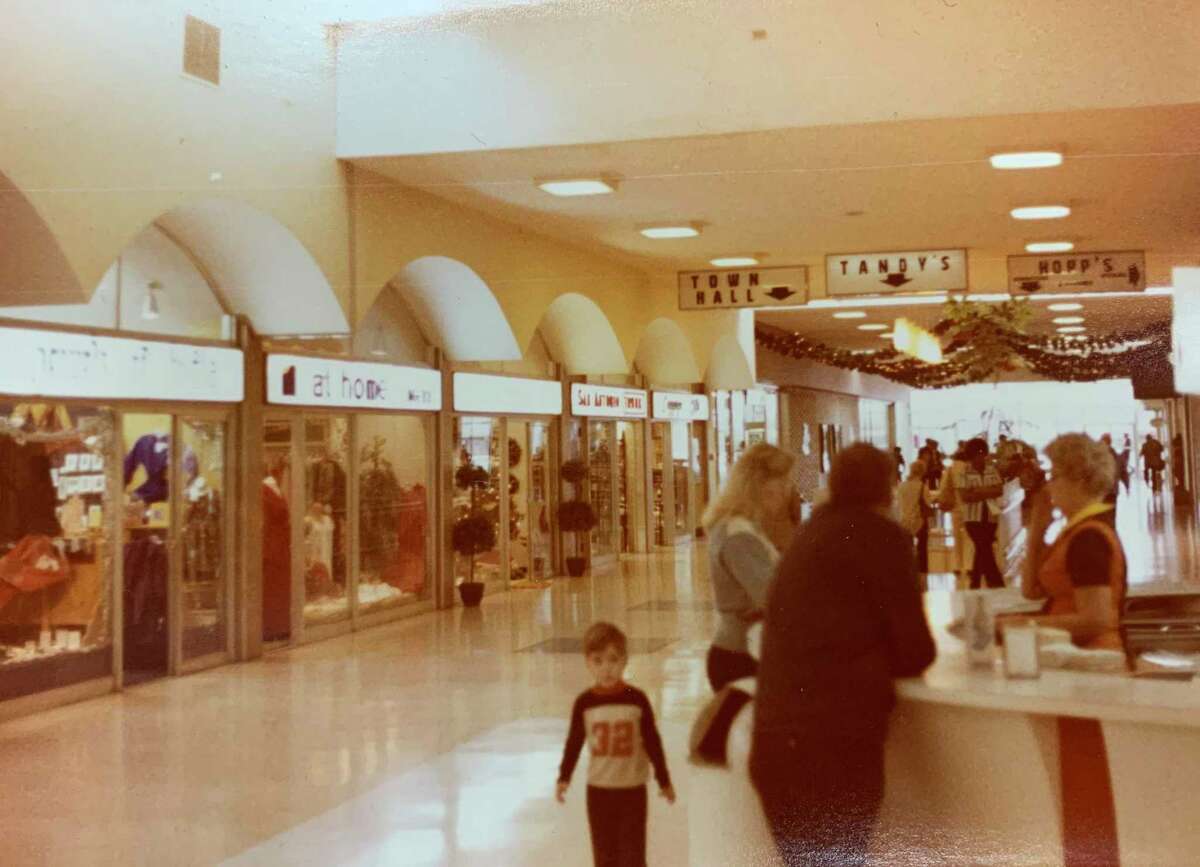 Wonderland circa the 1970s. The mall originally opened in 1961 as Wonderland Shopping City. Today it’s Wonderland of the Americas.