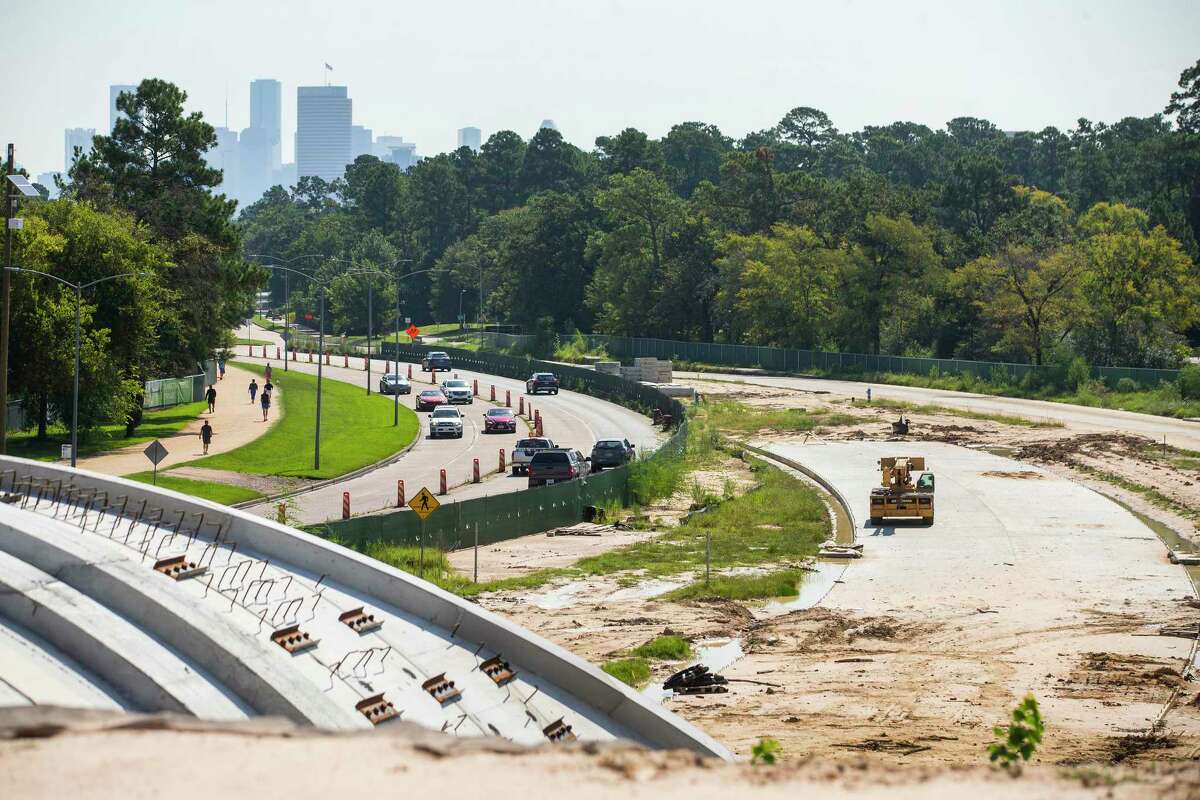 By the first quarter of 2022, drivers — some 55,000 vehicles travel through the park on Memorial Drive daily — will be routed onto the new lanes and through the tunnels, first the eastbound lanes and later the westbound lanes.