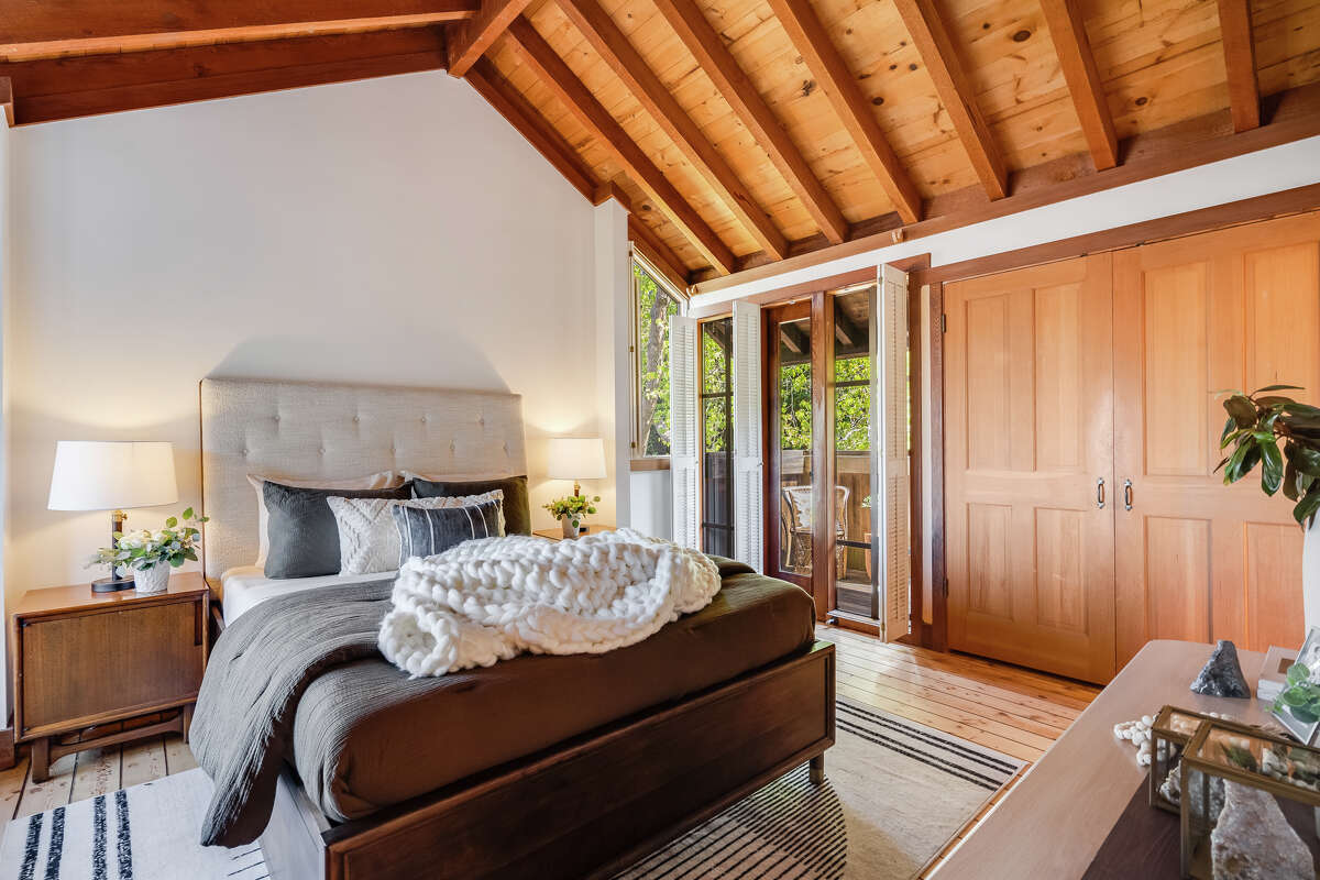 This Cole Valley home just sold for $ 2.1 million above price, setting a new record.