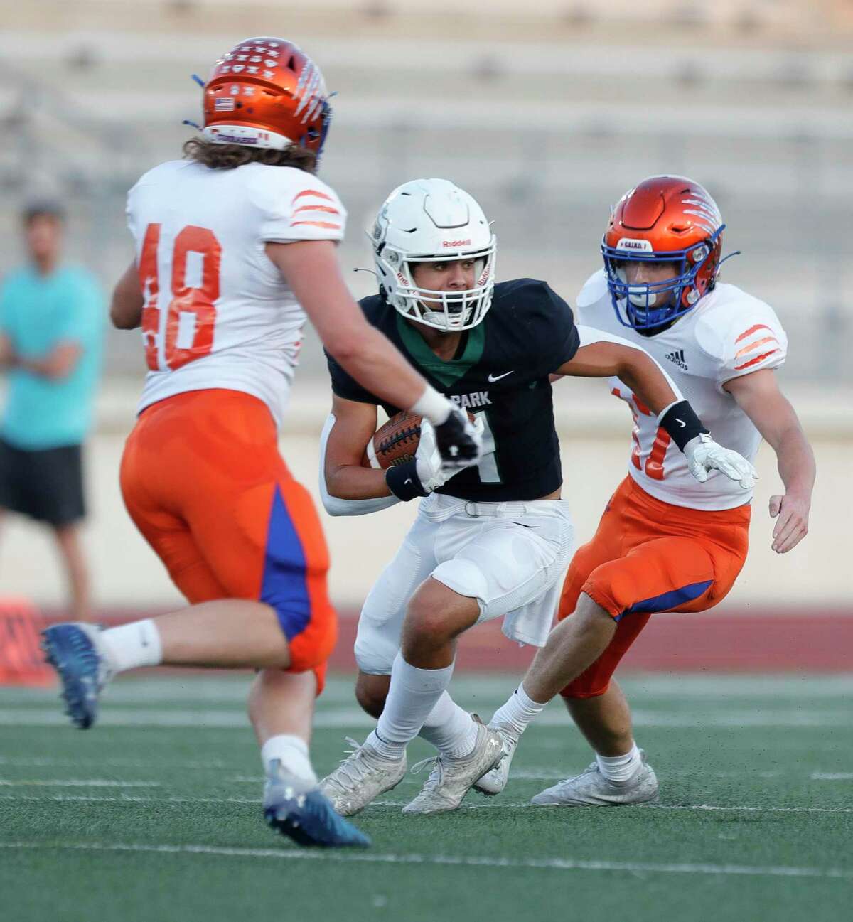 Grand Oaks rolls past Kingwood Park, improves to 3-0