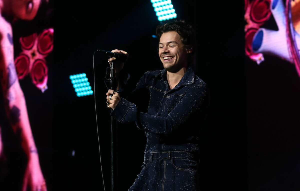 Harry Styles is taking his "Love on Tour" after postponing due to the coronavirus pandemic, but San Antonio seems to have gotten an extra dose of sugar. 