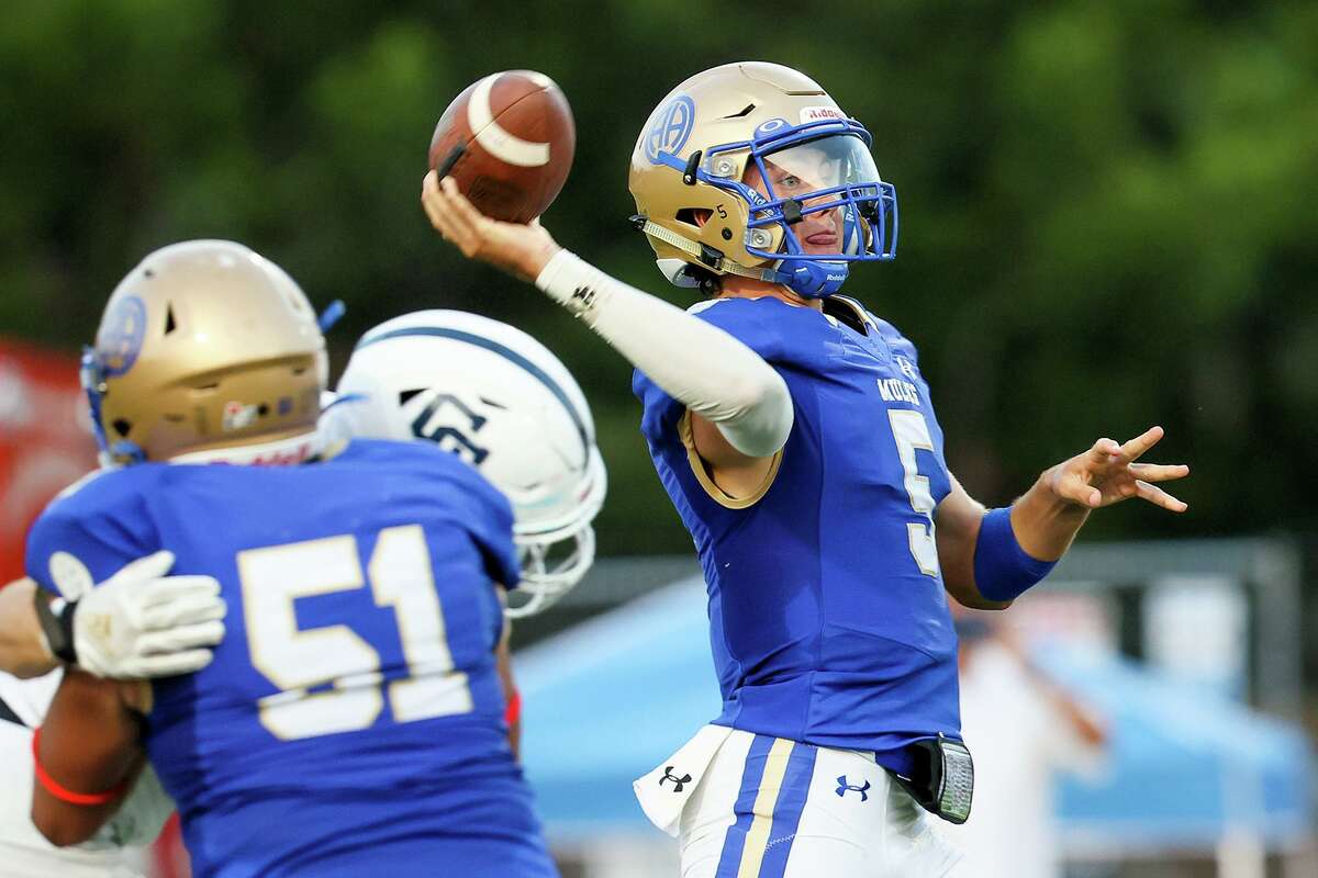 Alamo Heights' quarterback James Sobey throws a pass during the first half of their high school football game with Central Catholic at Orem Stadium on Friday, Sept. 10, 2021. Alamo Heights beat Central Catholic 35-20.