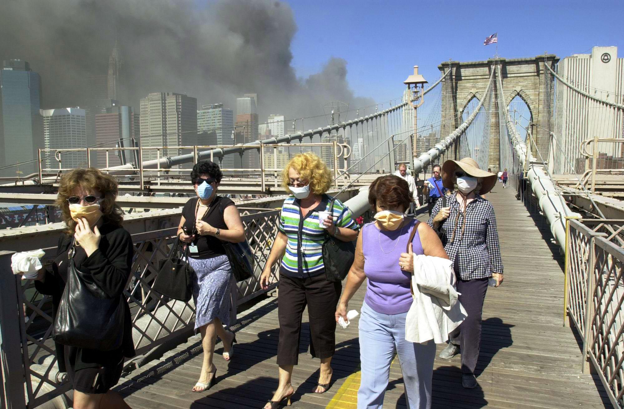 Маск 11 сентября. Бруклинский мост 11 сентября 2001. 911 Нью-Йорк.