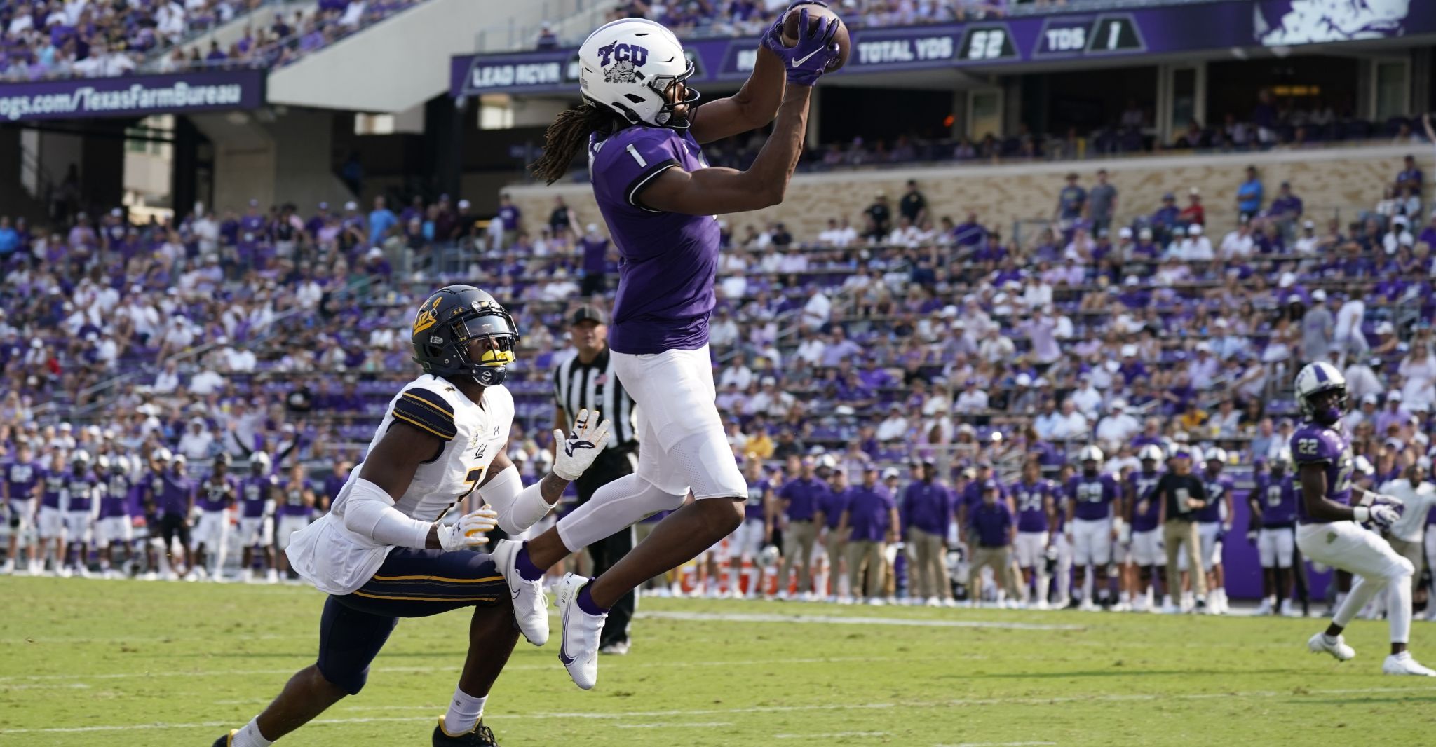 Quentin Johnston catches 2 of Max Duggan's 3 TDs as TCU beats California