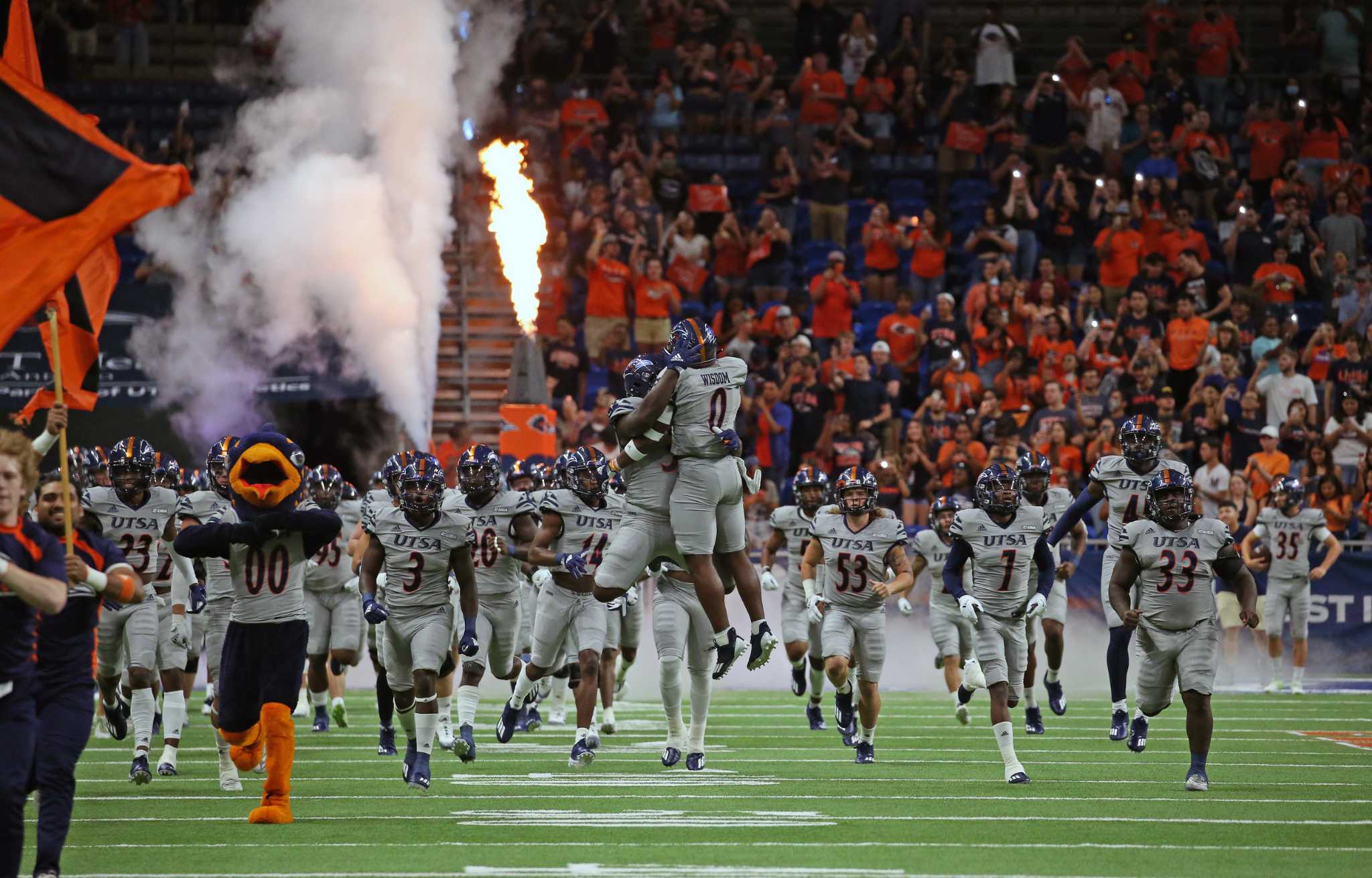How to get 10 UTSA football tickets at the Alamodome