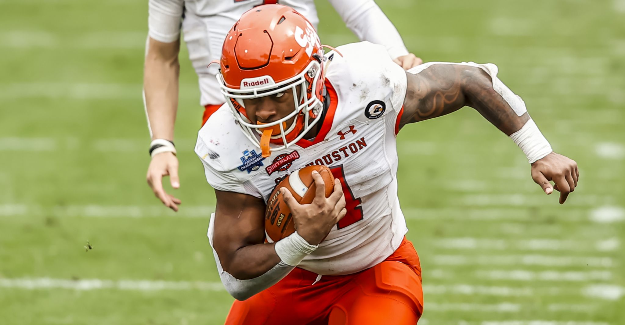 Sam Houston Football on X: Mama there goes that man! @JequezE is taking  his talents to DC as he signs with the @Commanders! #EatEmUpKats #NFLKats   / X