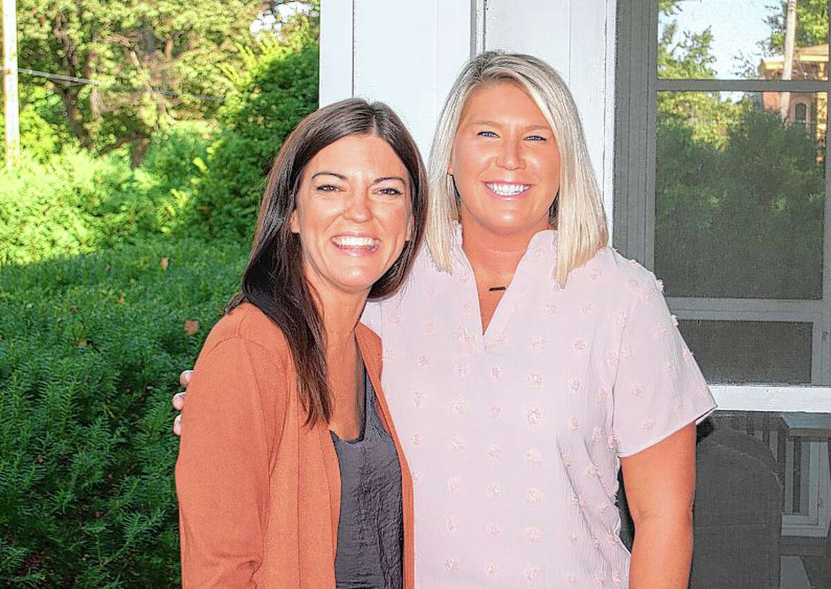 Mandy Leib (right) is donating one of her kidneys to her lifelong friend Rachel Kessler, who has an autoimmune disorder. The surgery is scheduled today, Sept. 14.