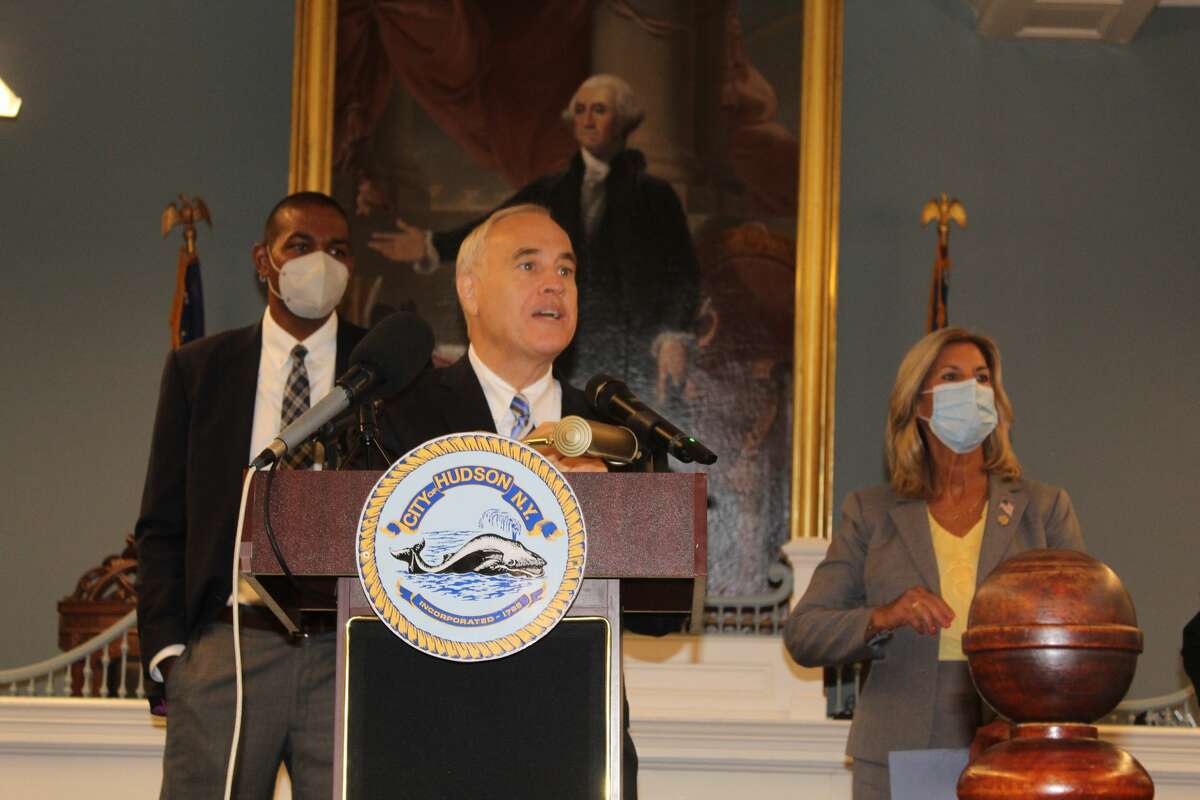 New York State Comptroller Thomas DiNapoli (center), flanked by U.S. Rep. Antonio Delgado (left) and state Sen. Daphne Jordan, at a news conference at Hudson City Hall on Tuesday, Sept. 14, 2021. DiNapoli's office has released an online tracker for the various pots of COVID-19 relief money the state has received.