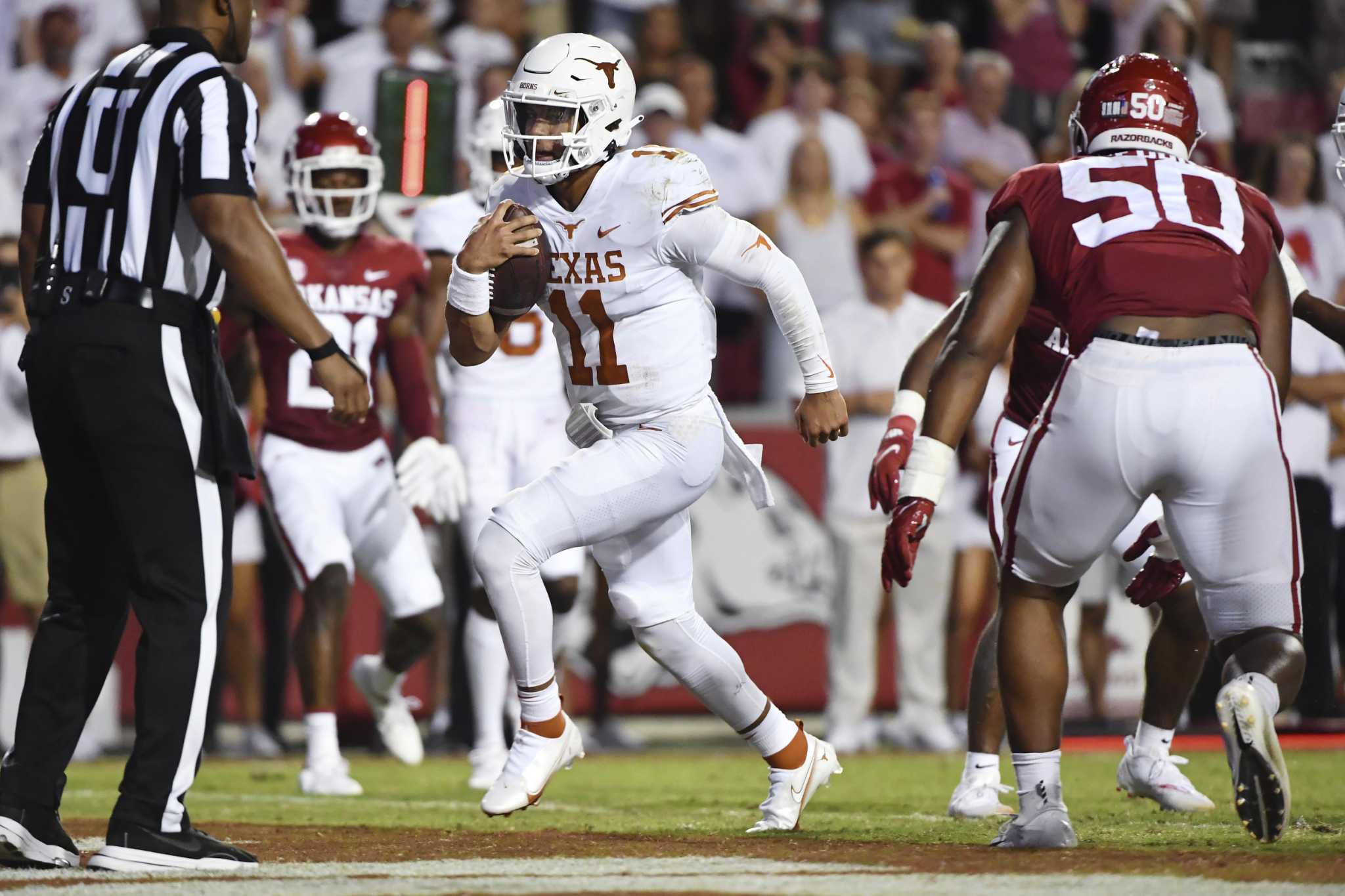 Shane Buechele injury updates: Texas QB returns against Cal, throws long  touchdown 