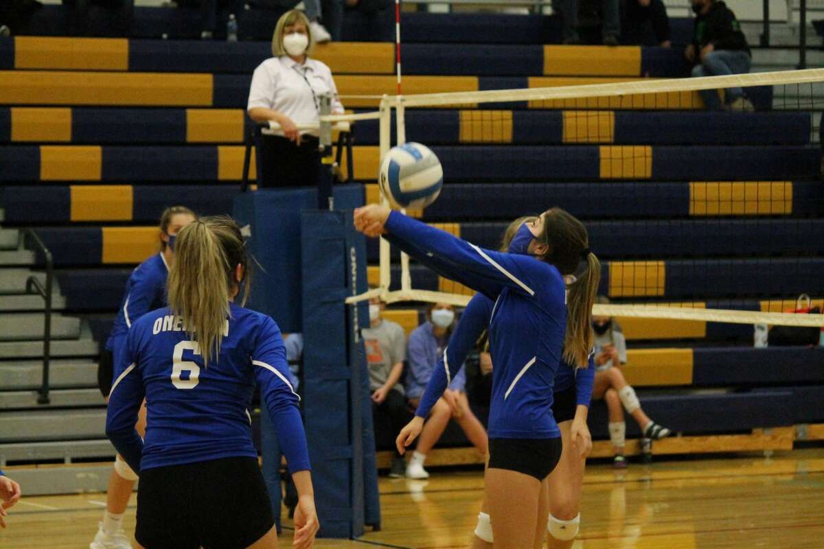 Onekama volleyball coach Linda Elo talks '21 season, upperclassmen, and