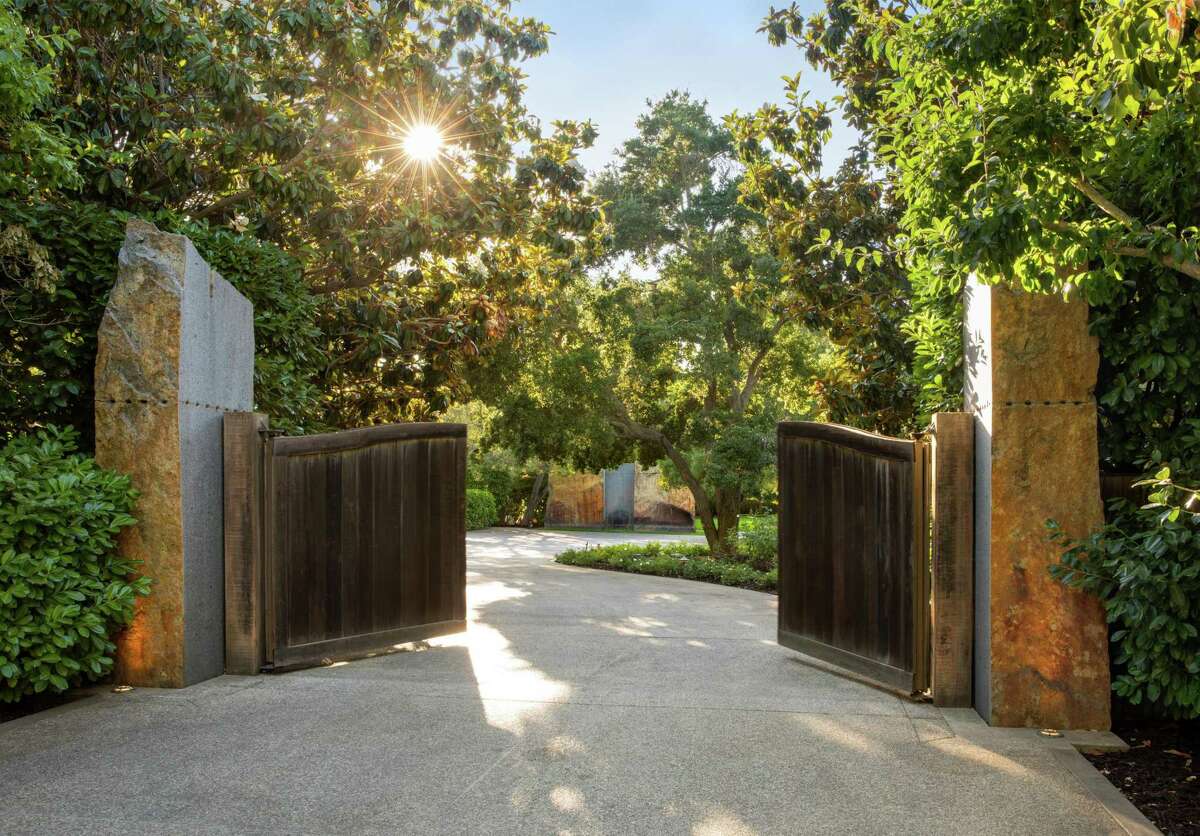 The entrance to the $100 million Fisher estate at 170 Atherton Ave.