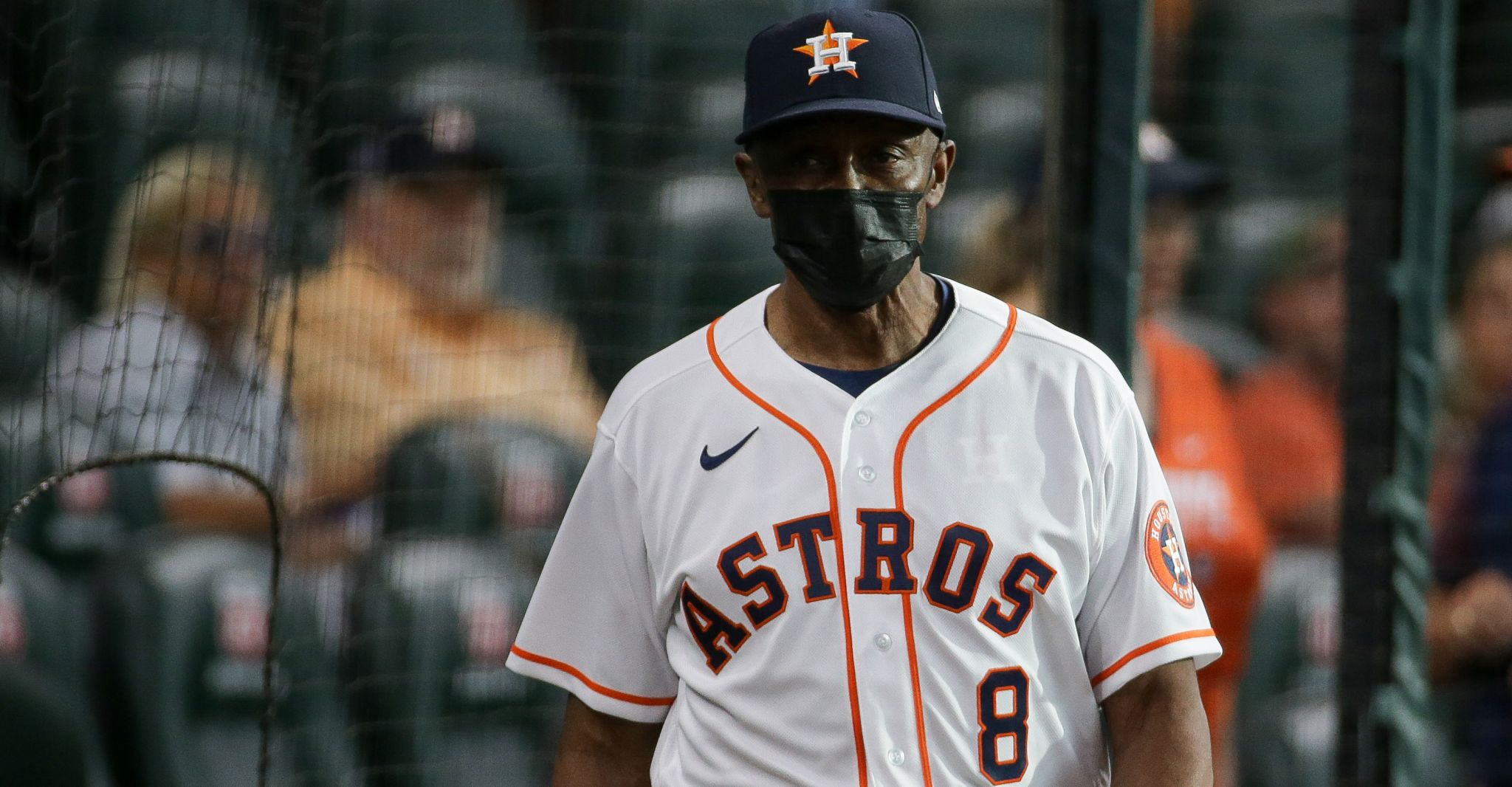Astros third-base coach Gary Pettis' return to be delayed