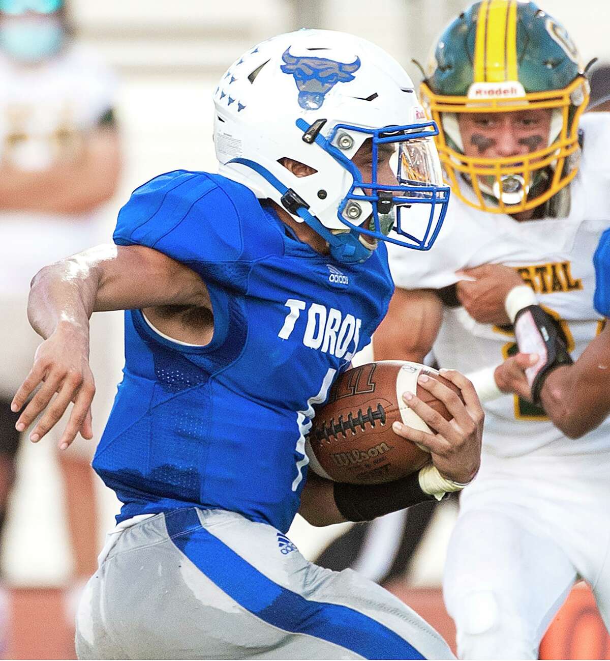 Ya-aqob Lozano ran for four touchdowns as Cigarroa claimed its third-straight victory thanks to a win over Crystal City on Friday.