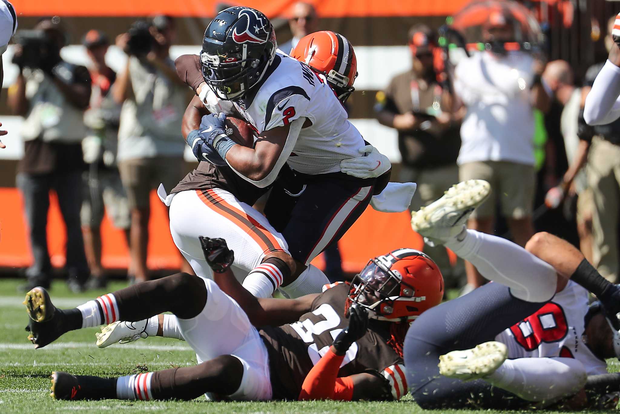 Browns Pull Away From Texans To Hand Them First Loss Browns Pull Away From Texans To Hand Them First Loss