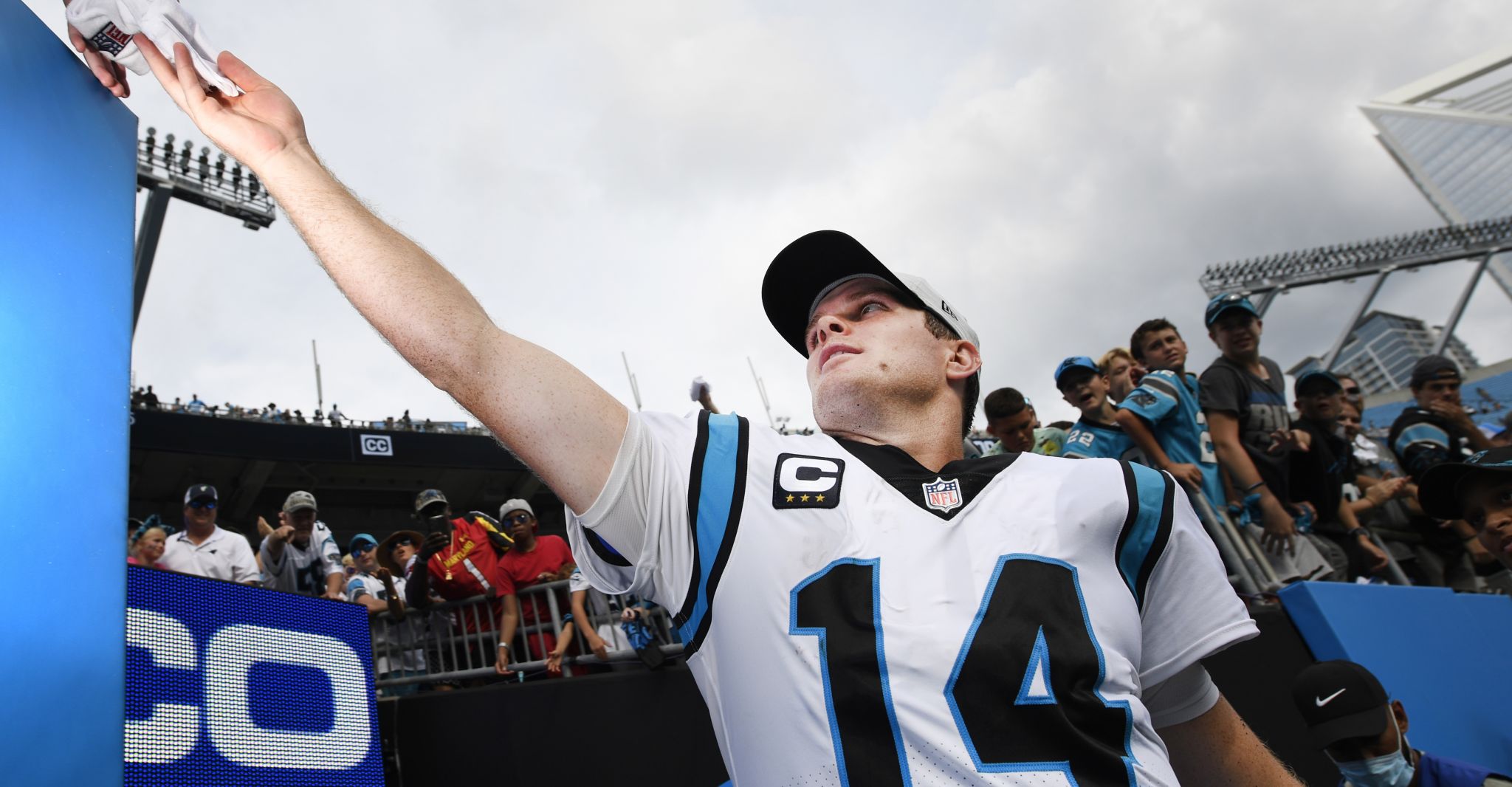 Ex-Jets QB Sam Darnold will keep No. 14 jersey with Panthers