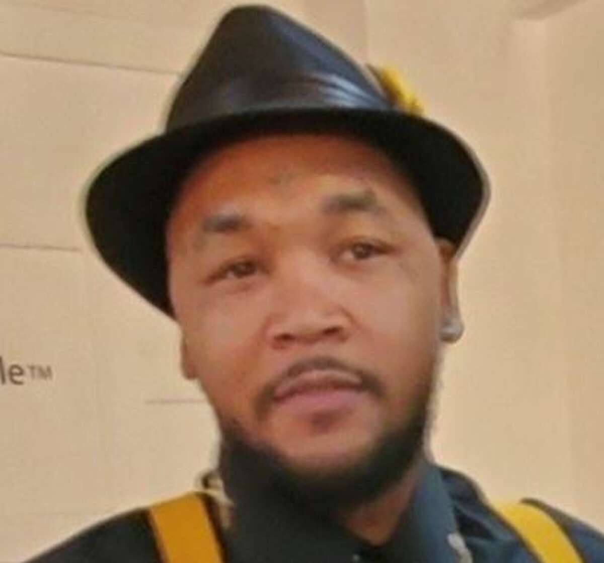 Officer, suspect killed as gunfire erupts at north Harris County apartment; second cop hospitalized