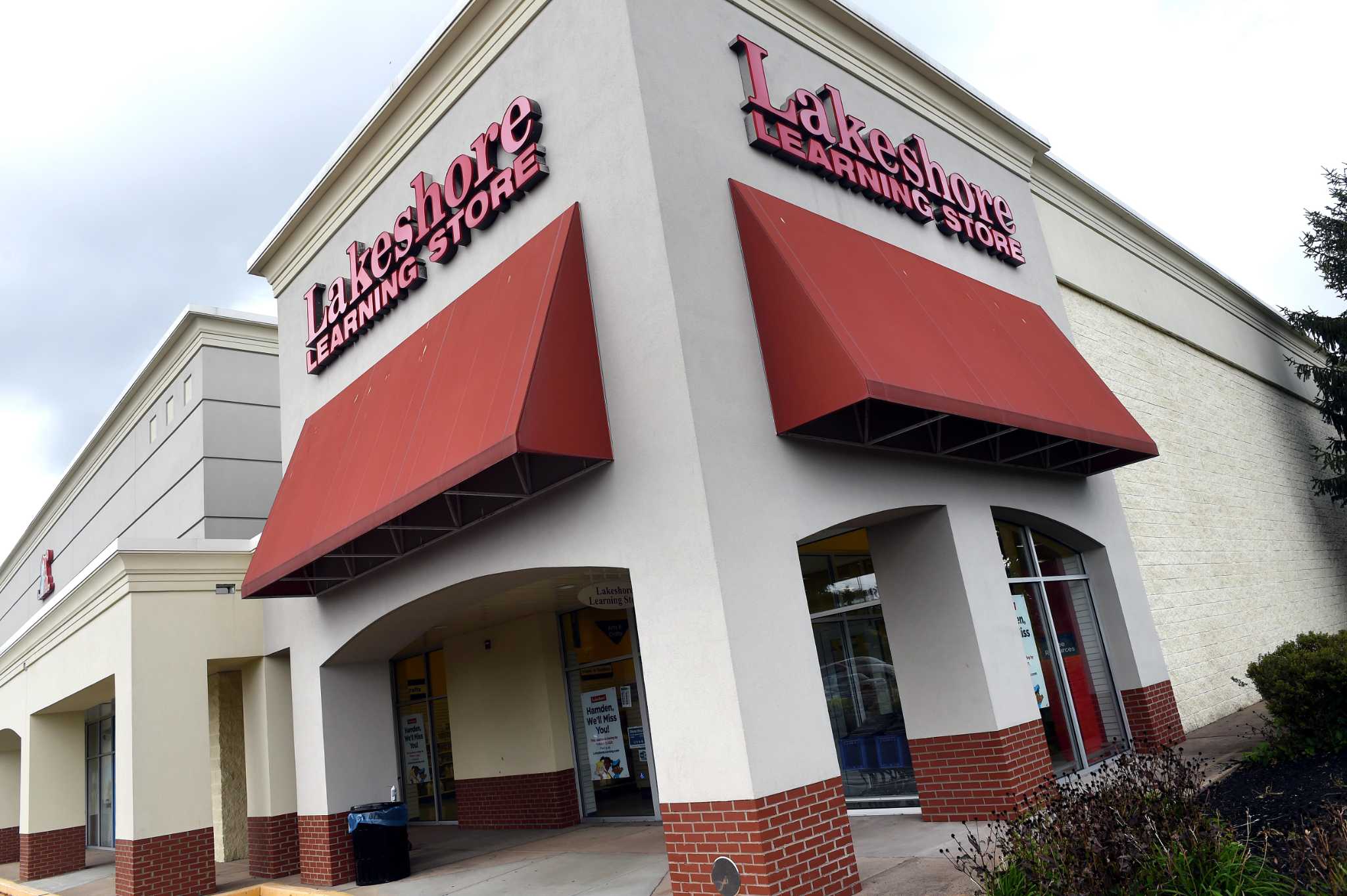 Hamden educational supplies store Lakeshore Learning to close