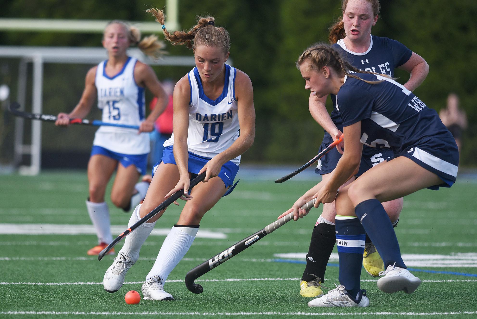 Johns, No. 1 Darien hold off No. 3 Staples in wild finish