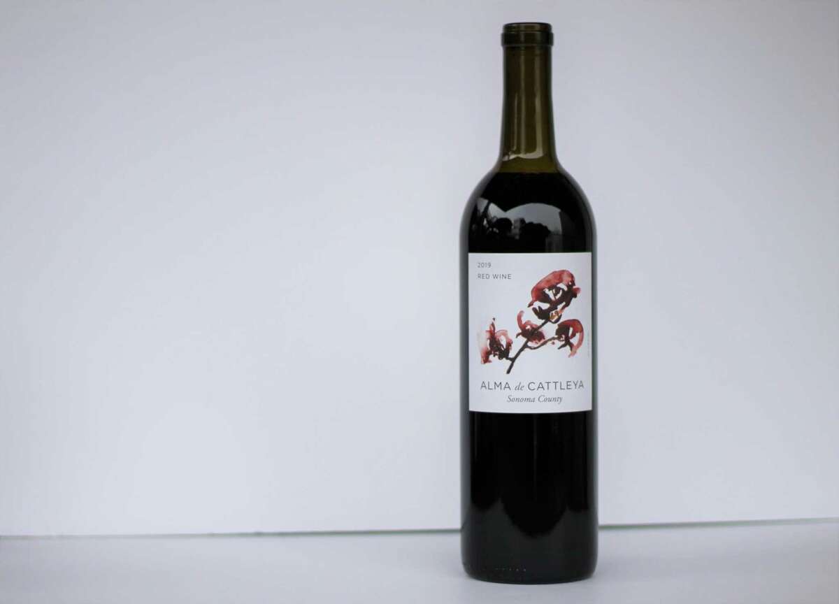 Alma de Cattleya red wine, a blend of Syrah, Cabernet Sauvignon and Merlot.